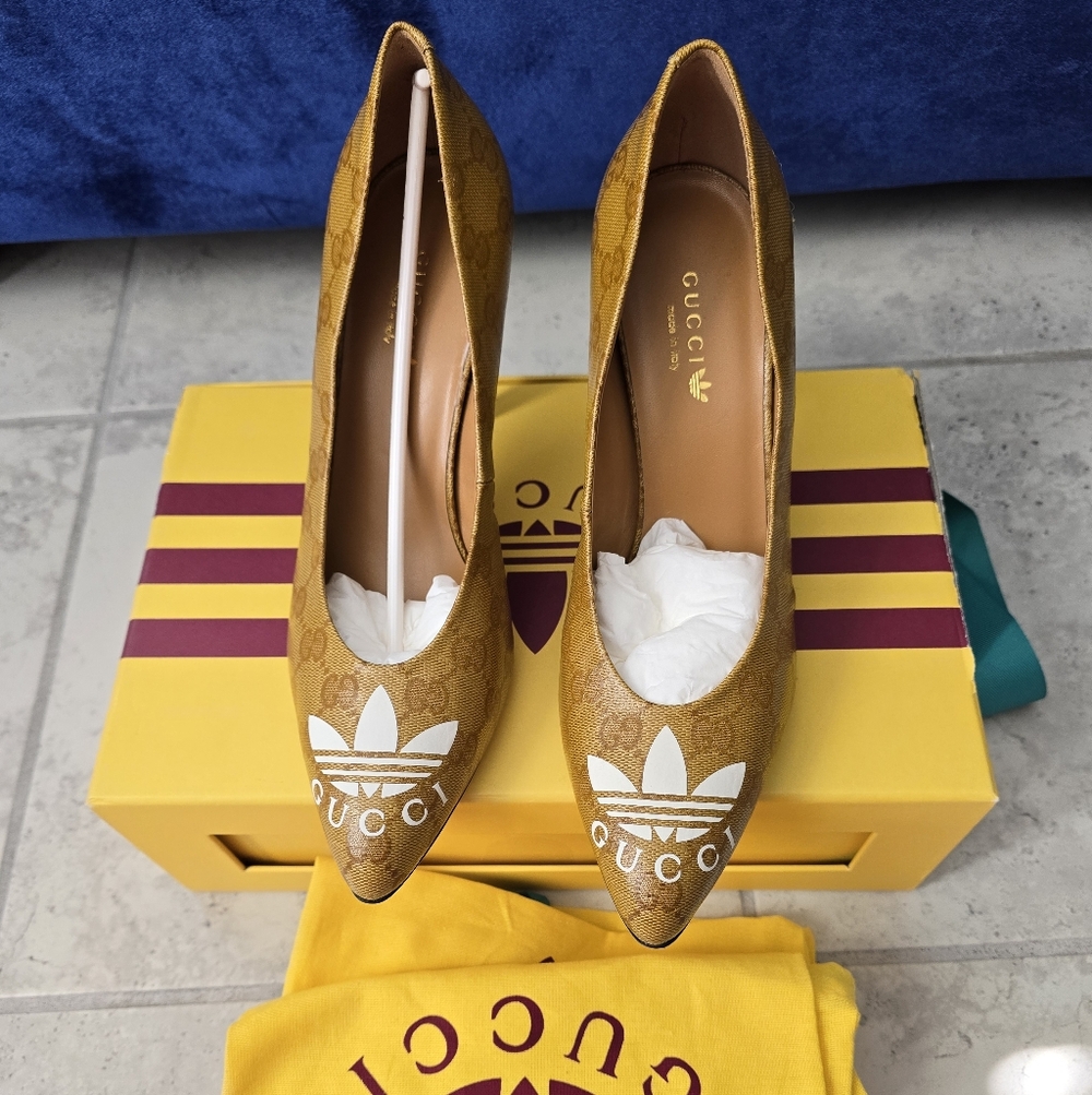 Gucci Women's Tan Monogram Heels